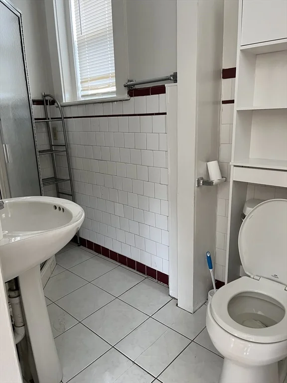 3 bed, 2 bath apartment for rent at 139-141 Bucknam St Everett, Ma Unit R, Everett — photo 6 of 12