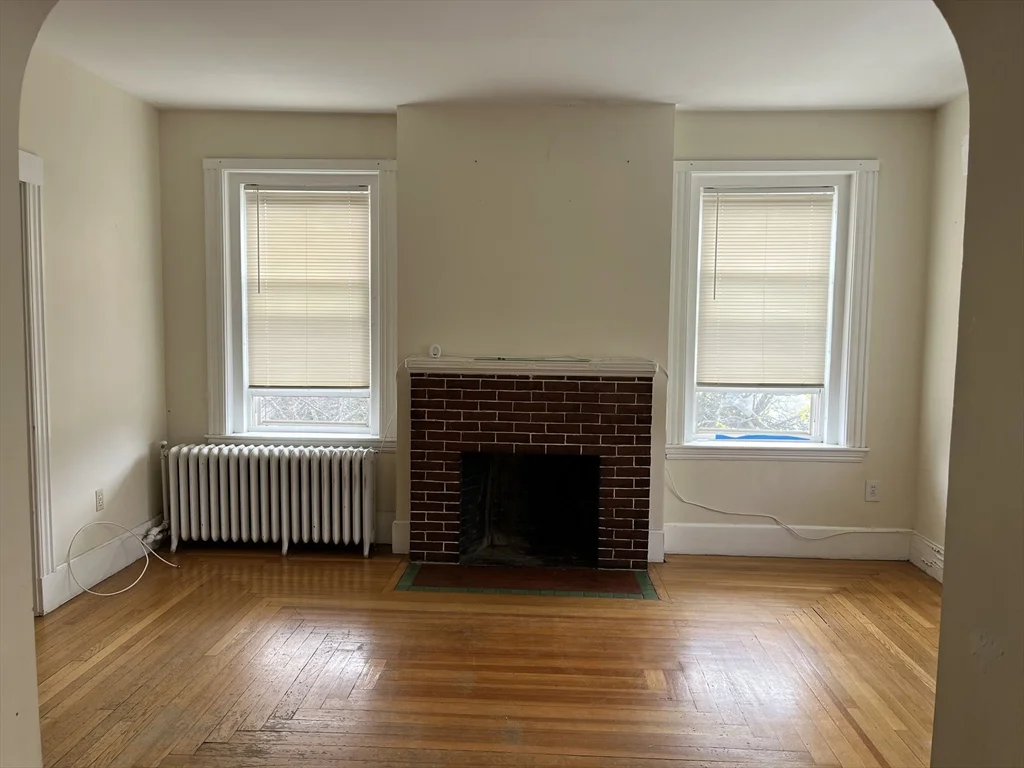 3 bed, 2 bath apartment for rent at 139-141 Bucknam St Everett, Ma Unit R, Everett — photo 2 of 12