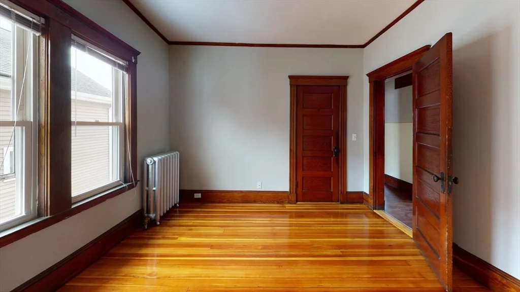 4 bed, 2 bath apartment for rent at 139-141 Edenfield Ave Unit 139, Watertown — photo 5 of 9