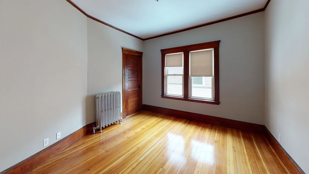 4 bed, 2 bath apartment for rent at 139-141 Edenfield Ave Unit 139, Watertown — photo 4 of 9