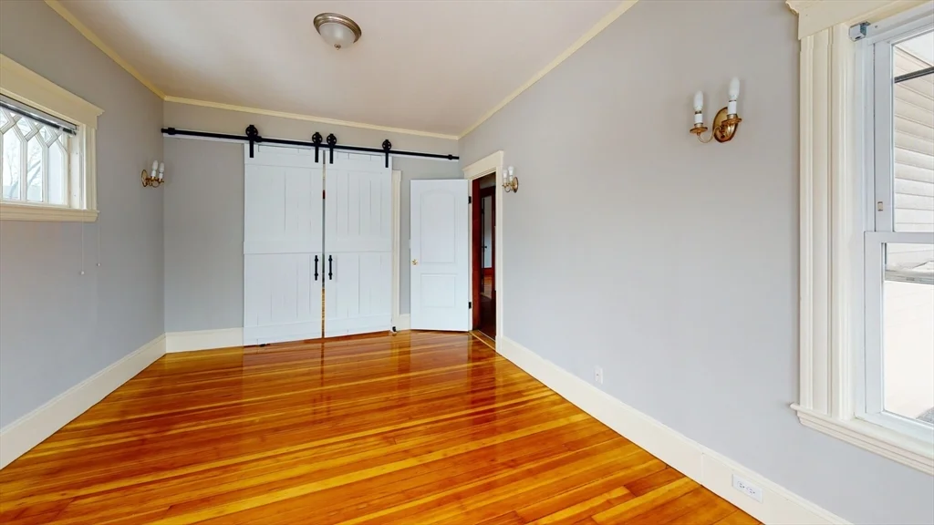 4 bed, 2 bath apartment for rent at 139-141 Edenfield Ave Unit 139, Watertown — photo 7 of 9