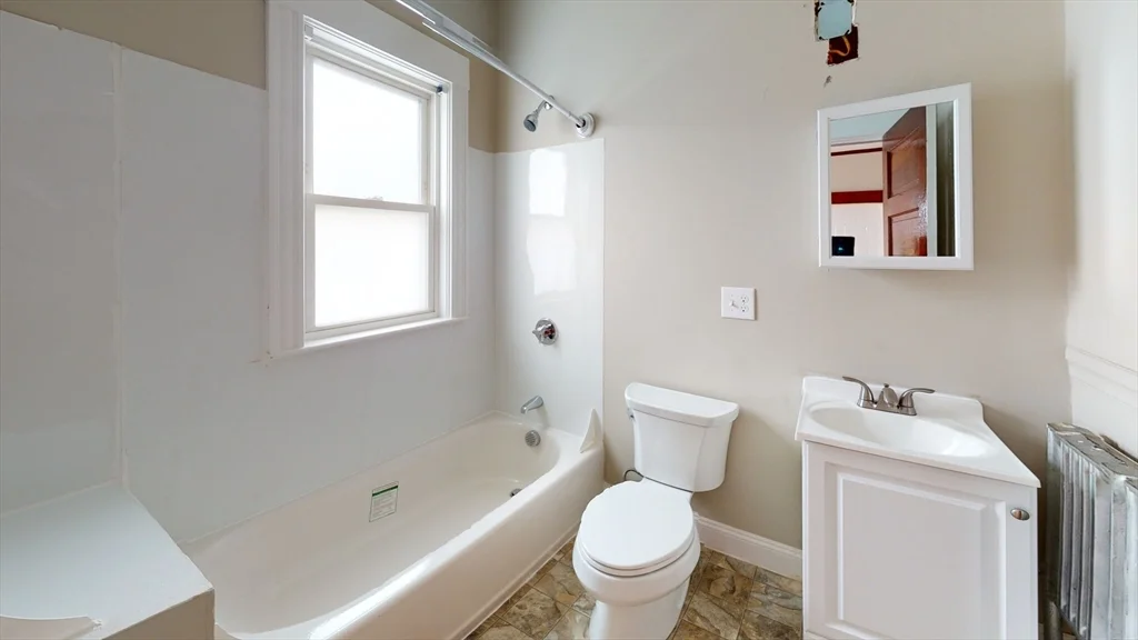 4 bed, 2 bath apartment for rent at 139-141 Edenfield Ave Unit 139, Watertown — photo 9 of 9