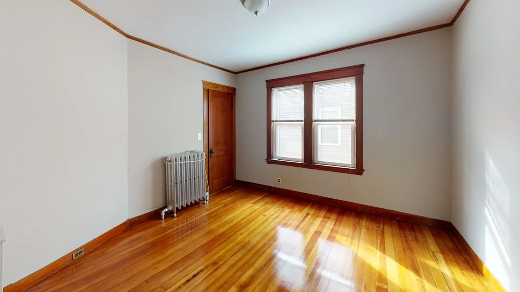 4 bed, 2 bath apartment for rent at 139-141 Edenfield Ave Unit 141, Watertown — photo 3 of 9