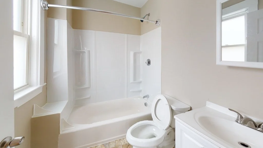 4 bed, 2 bath apartment for rent at 139-141 Edenfield Ave Unit 141, Watertown — photo 9 of 9