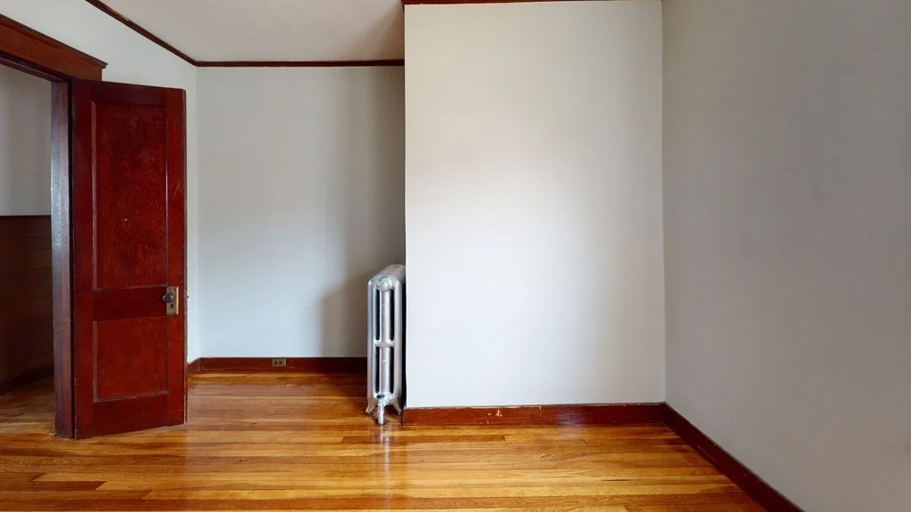 4 bed, 2 bath apartment for rent at 139-141 Edenfield Ave Unit 141, Watertown — photo 4 of 9