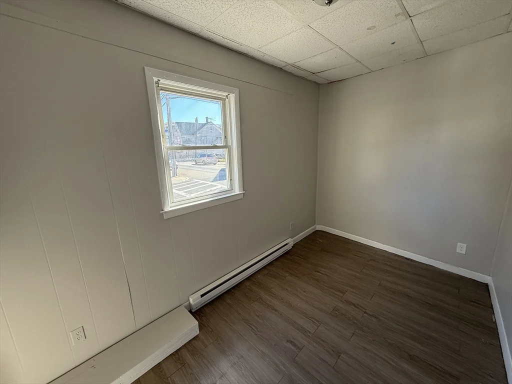 3 bed, 1 bath apartment for rent at 139-141 Franklin Unit 1, Lynn — photo 7 of 16