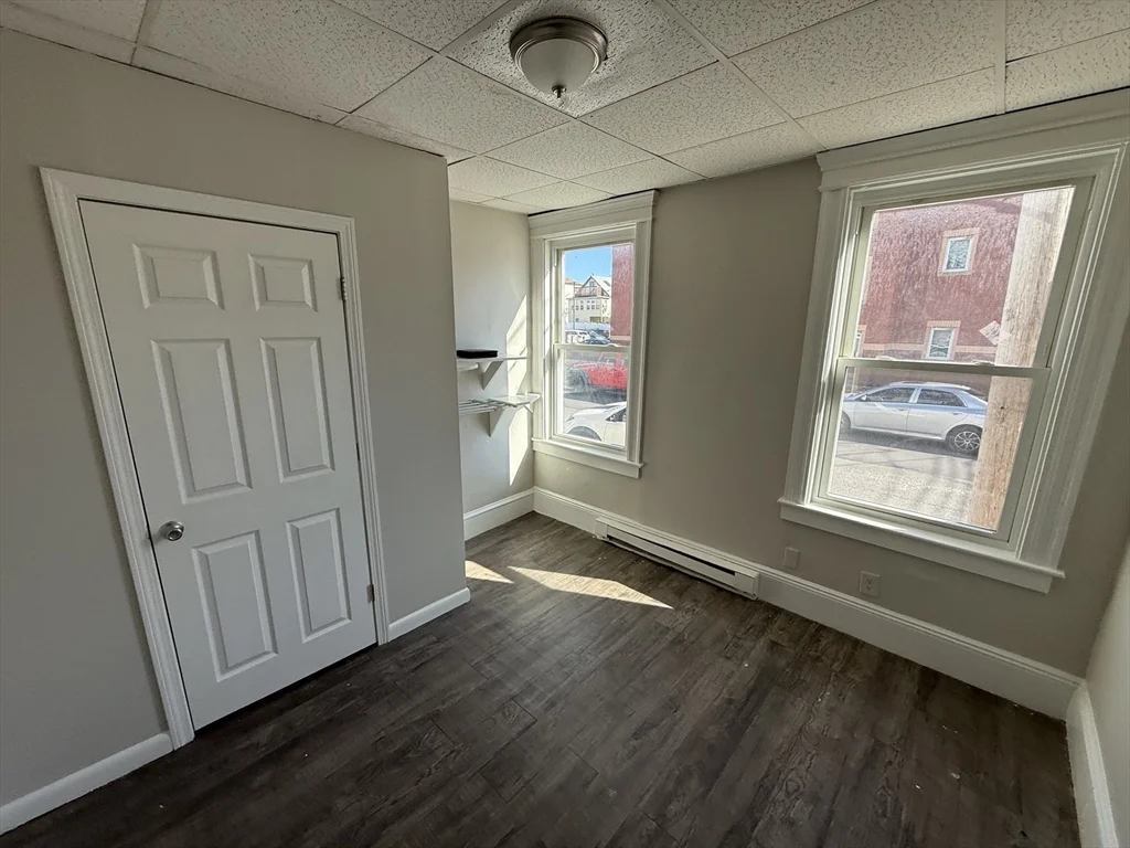 3 bed, 1 bath apartment for rent at 139-141 Franklin Unit 1, Lynn — photo 5 of 16