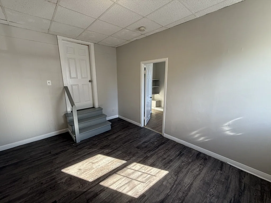 3 bed, 1 bath apartment for rent at 139-141 Franklin Unit 1, Lynn — photo 9 of 16