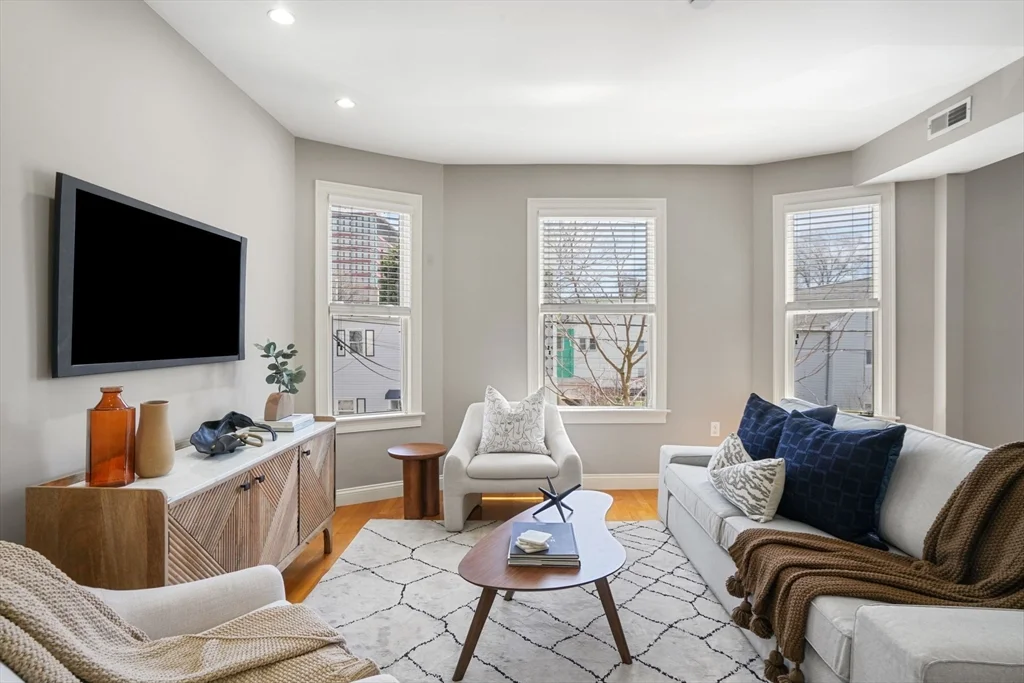 2 bed, 2 bath apartment for rent at 139 5th St Unit B, East Cambridge — photo 4 of 19