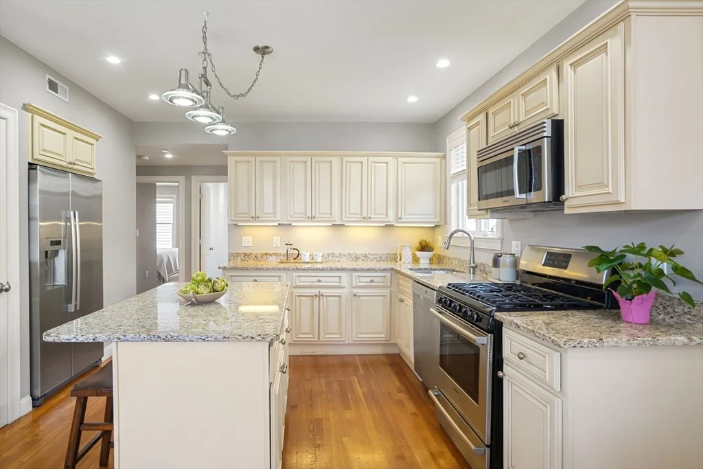 2 bed, 2 bath apartment for rent at 139 5th St Unit B, East Cambridge — photo 2 of 19