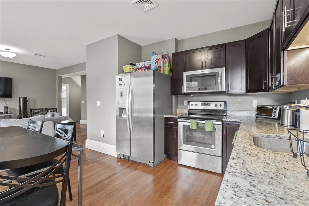 5 bed, 2 bath apartment for rent at 139 Adams St Unit 2, Waltham — photo 3 of 17