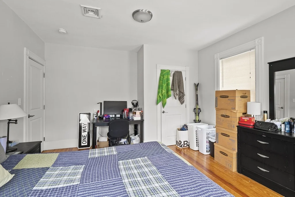 5 bed, 2 bath apartment for rent at 139 Adams St Unit 2, Waltham — photo 14 of 17