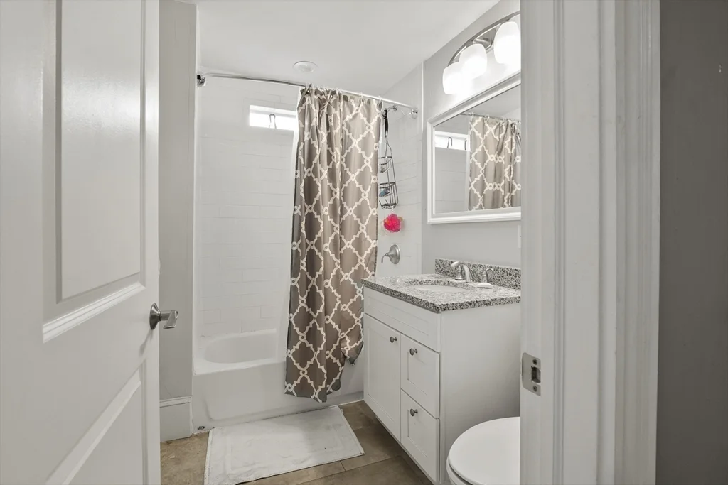 5 bed, 2 bath apartment for rent at 139 Adams St Unit 3, Waltham — photo 15 of 17