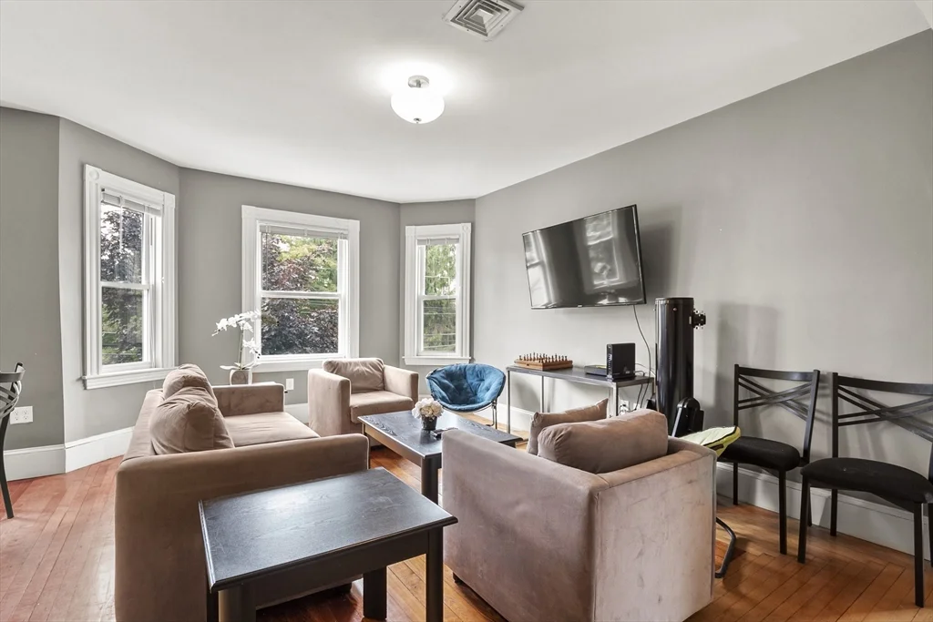 5 bed, 2 bath apartment for rent at 139 Adams St Unit 3, Waltham — photo 2 of 17