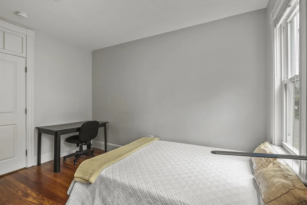 5 bed, 2 bath apartment for rent at 139 Adams St Unit 3, Waltham — photo 11 of 17
