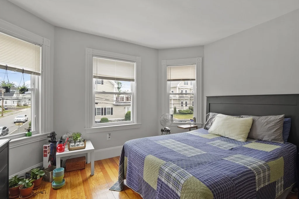 5 bed, 2 bath apartment for rent at 139 Adams St Unit 3, Waltham — photo 6 of 17