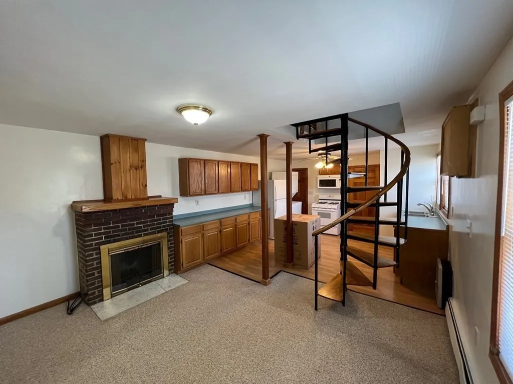 2 bed apartment for rent at 139 Bayview Ave Unit 2, Winthrop — photo 5 of 16