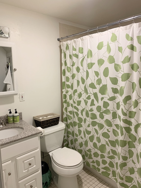 Studio bed, 1 bath apartment for rent at 139 Beacon St Unit 1, Back Bay — photo 4 of 4