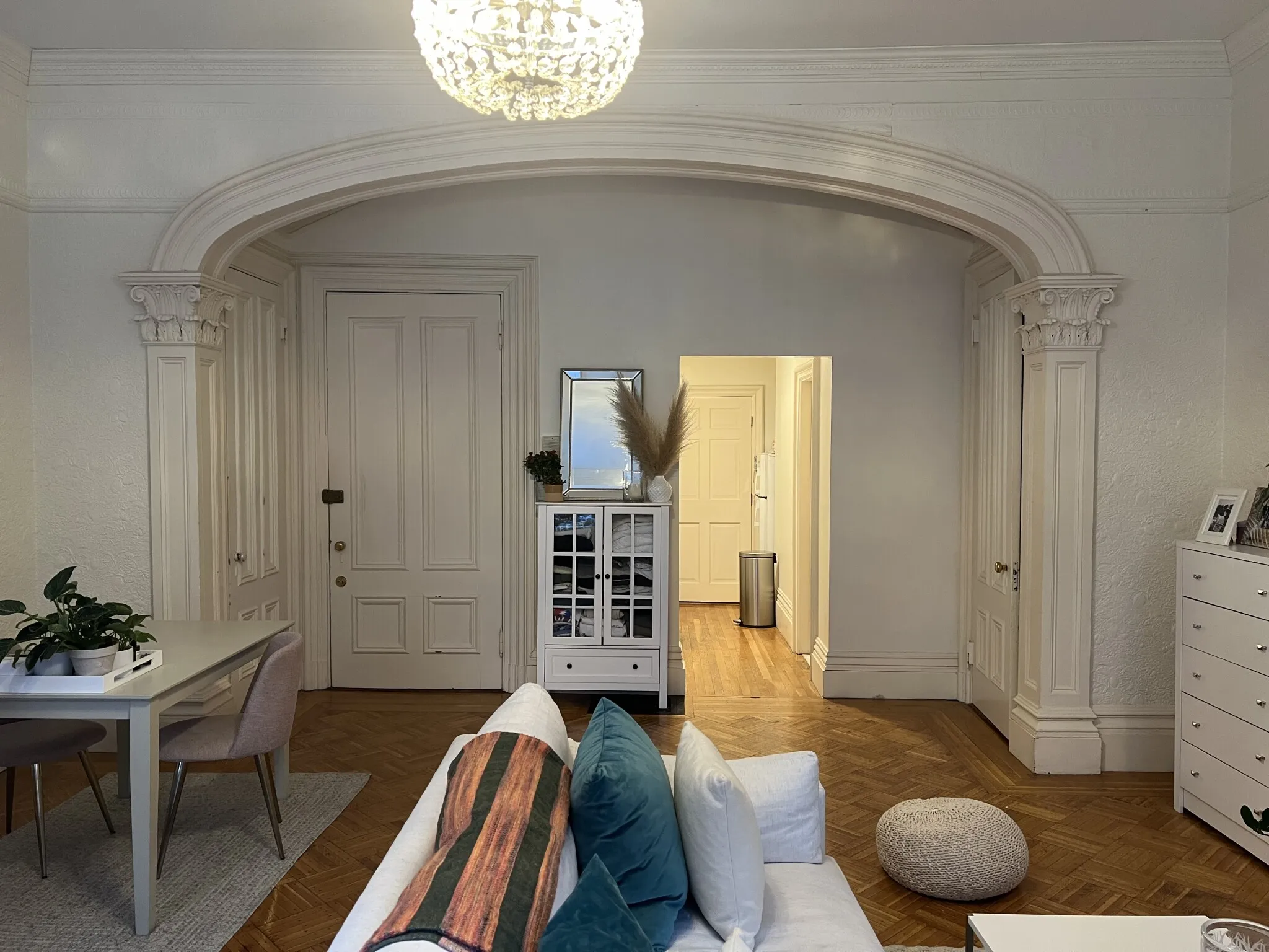 Studio bed, 1 bath apartment for rent at 139 Beacon St Unit 4, Back Bay — photo 5 of 12