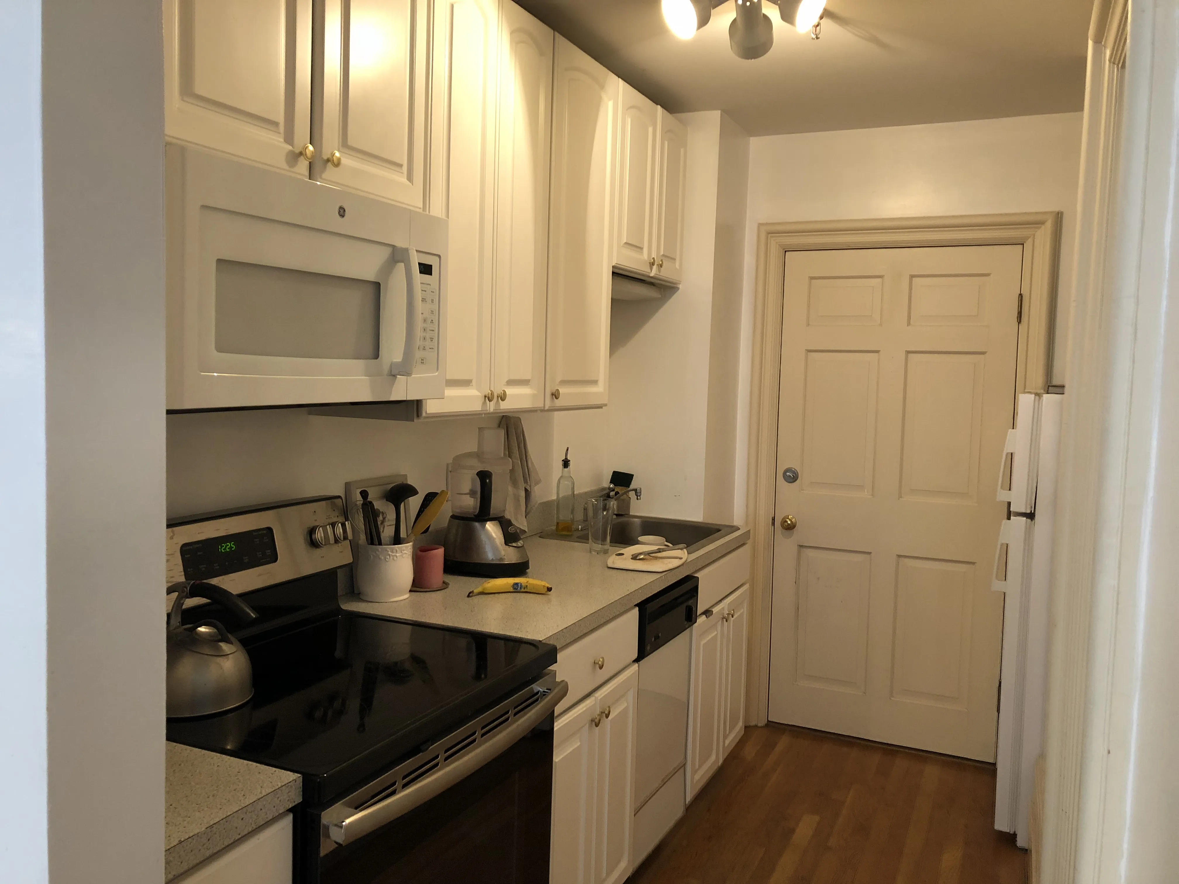 Studio bed, 1 bath apartment for rent at 139 Beacon St Unit 4A, Back Bay — photo 5 of 11