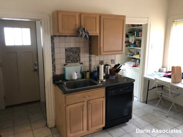 4 bed, 1 bath apartment for rent at 139 College Ave Unit 1, Tufts — photo 2 of 13