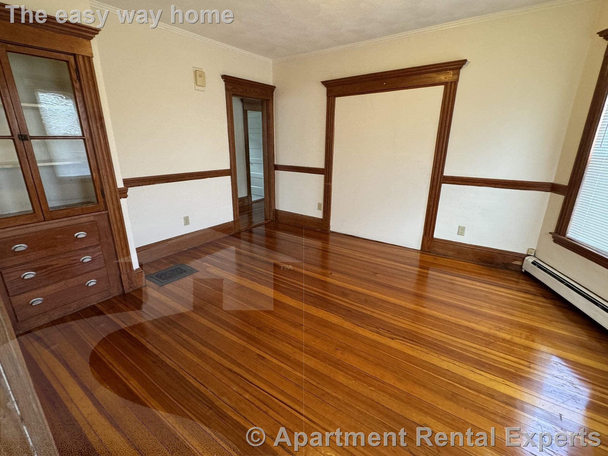 3 bed, 1 bath apartment for rent at 139 Cottage St Unit 3, Everett — photo 2 of 5