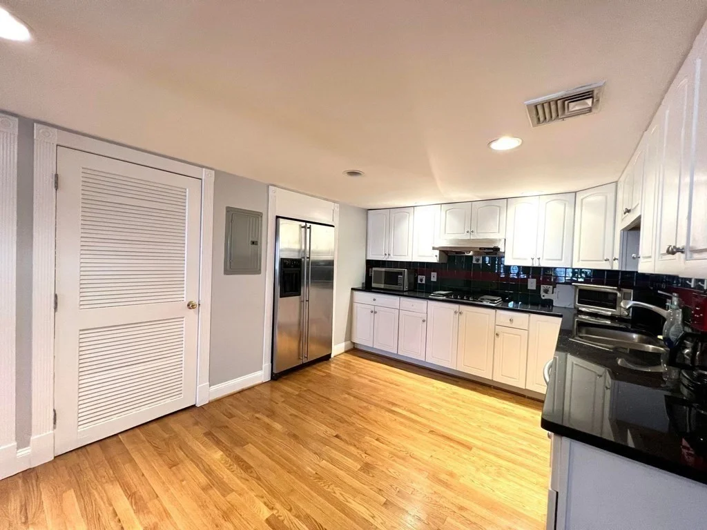 4 bed, 3 bath apartment for rent at 139 Fresh Pond Pkwa Unit 139, West Cambridge — photo 11 of 29
