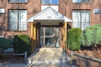 2 bed, 1 bath apartment for rent at 139 King Unit 205B, Franklin — photo 1 of 12