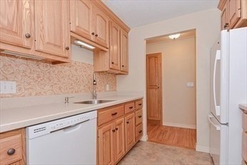 2 bed, 1 bath apartment for rent at 139 King Unit 205B, Franklin — photo 2 of 12