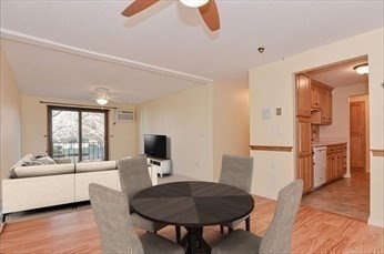 2 bed, 1 bath apartment for rent at 139 King Unit 205B, Franklin — photo 5 of 12