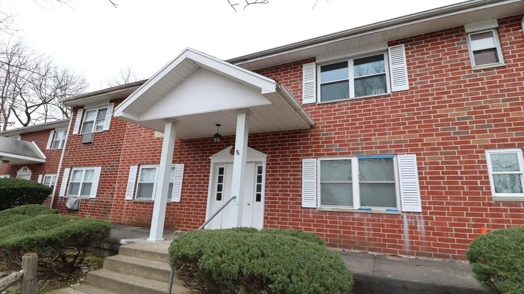 1 bed, 1 bath apartment for rent at 139 Litchfield Pines Dr Unit D, Leominster — photo 1 of 24
