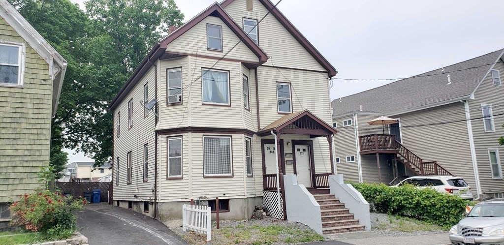 4 bed, 1 bath apartment for rent at 139 Lowell St Unit 1, South Side — photo 1 of 4