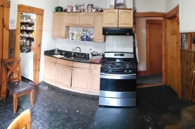 2 bed, 1 bath apartment for rent at 139 Lowell St Unit 3, South Side — photo 1 of 4