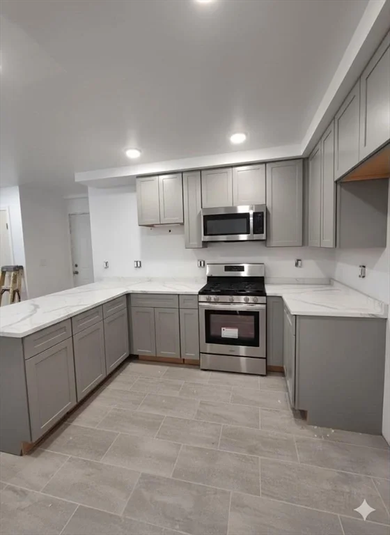 3 bed, 1 bath apartment for rent at 139 Malborough Unit 4, Chelsea — photo 4 of 8