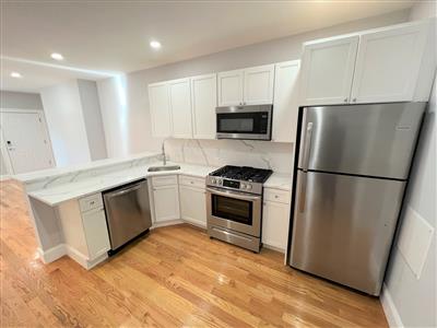 1 bed, 1 bath apartment for rent at 139 Oxford St Unit 2, Baldwin — photo 1 of 17