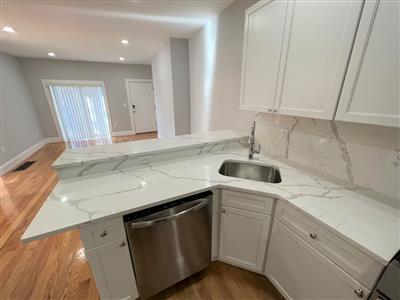1 bed, 1 bath apartment for rent at 139 Oxford St Unit 2, Baldwin — photo 4 of 17