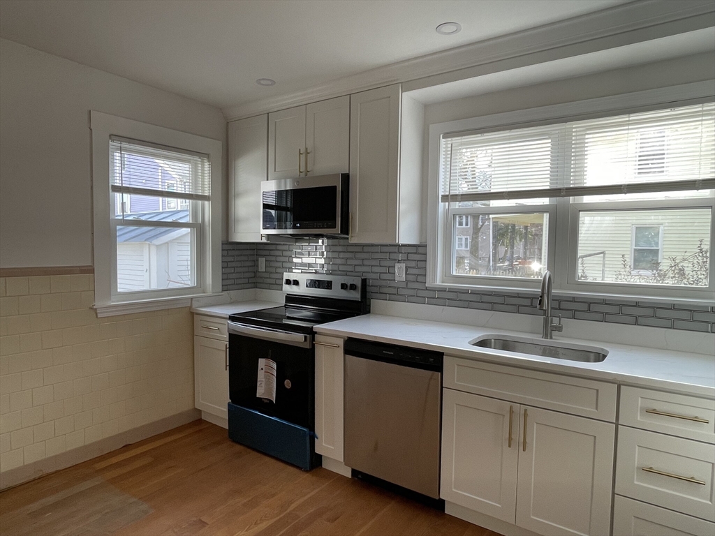 2 bed, 1 bath apartment for rent at 139 Palmer St Unit 139, East Arlington — photo 2 of 14