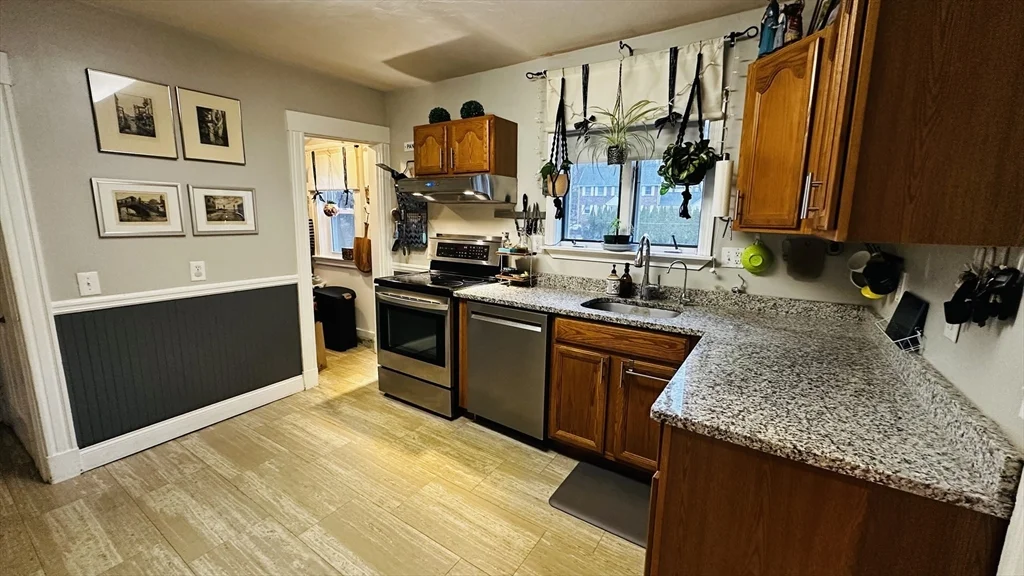 3 bed, 2 bath apartment for rent at 139 Stetson St Unit 2, East Braintree — photo 10 of 17