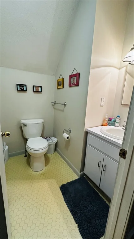 3 bed, 2 bath apartment for rent at 139 Stetson St Unit 2, East Braintree — photo 14 of 17
