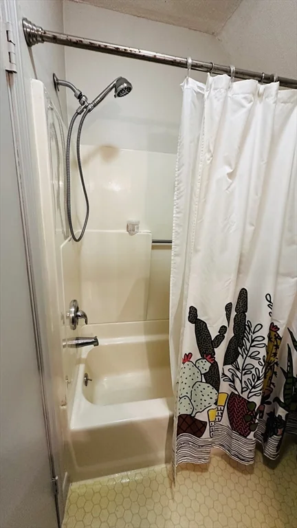 3 bed, 2 bath apartment for rent at 139 Stetson St Unit 2, East Braintree — photo 15 of 17
