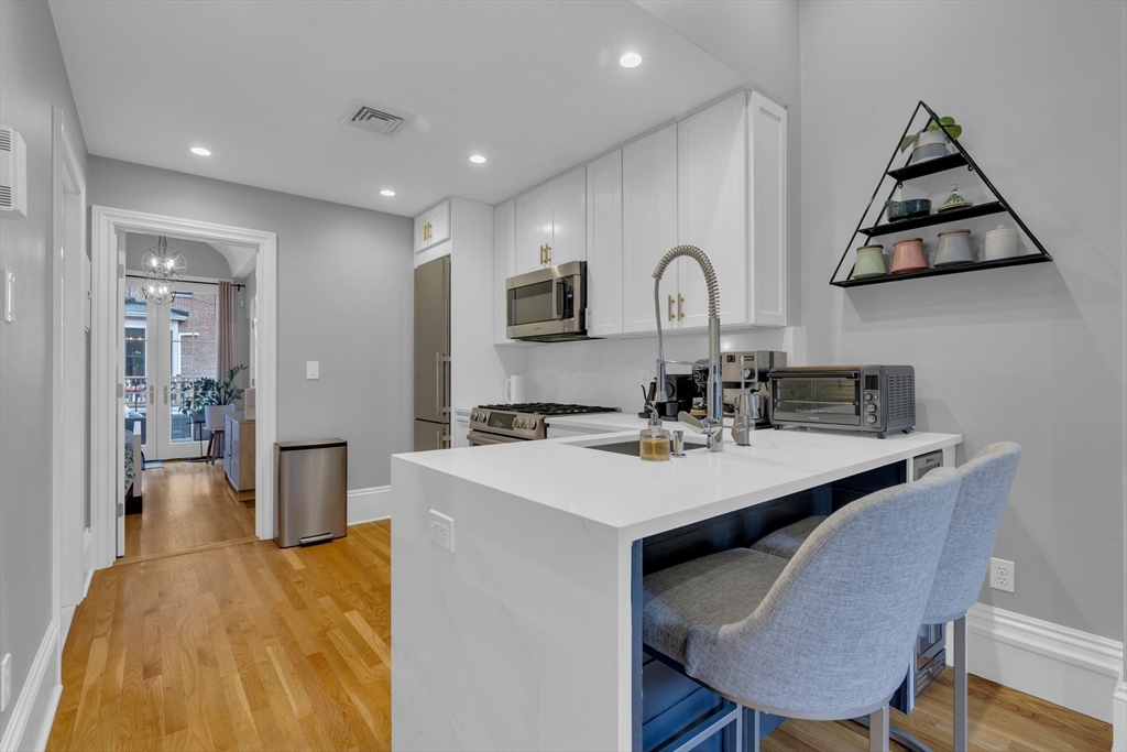 1 bed, 1 bath apartment for rent at 139 W Newton St Unit 2, South End — photo 5 of 13