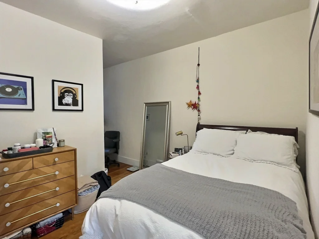 2 bed, 1 bath apartment for rent at 1390 Beacon Unit 1, Coolidge Corner — photo 5 of 13