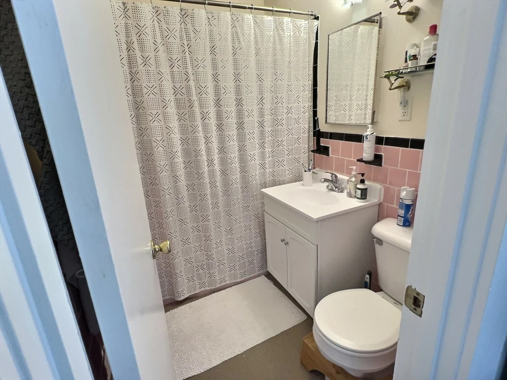 2 bed, 1 bath apartment for rent at 1390 Beacon Unit 1, Coolidge Corner — photo 12 of 13