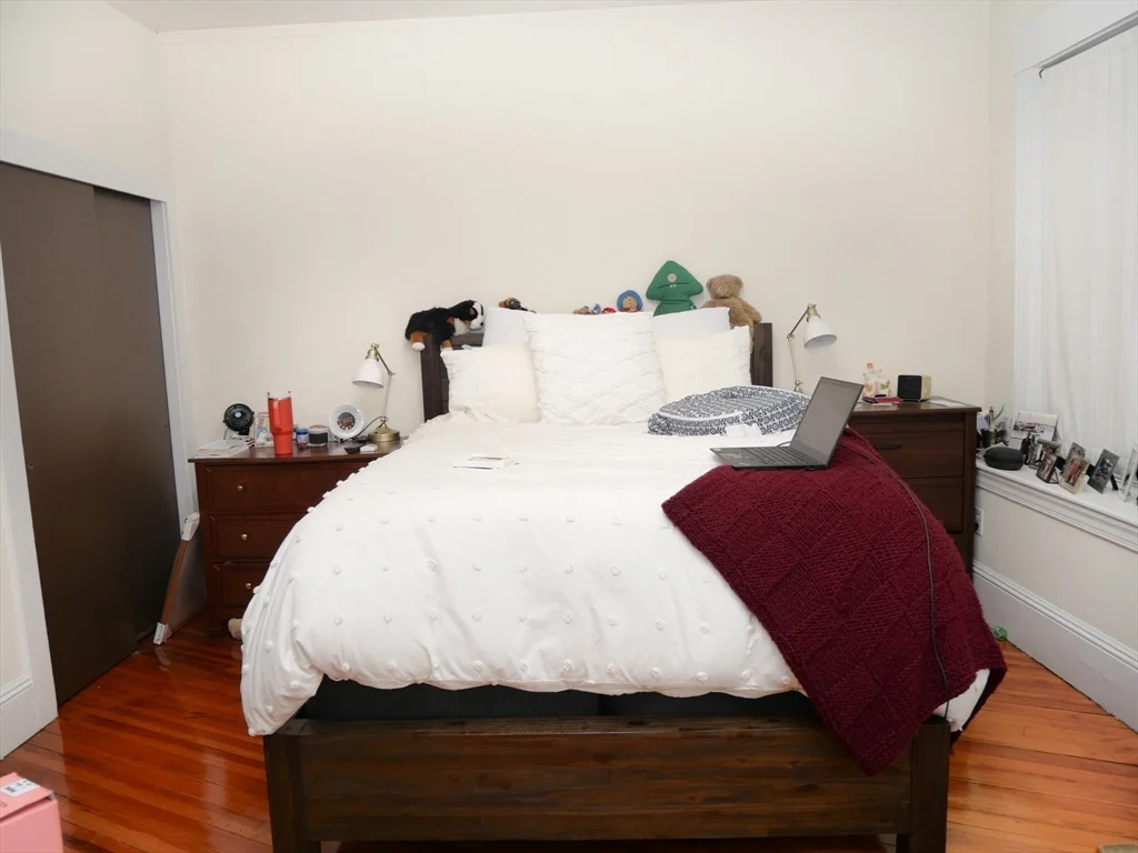 2 bed, 1 bath apartment for rent at 1390 Beacon Unit 11, Coolidge Corner — photo 4 of 10