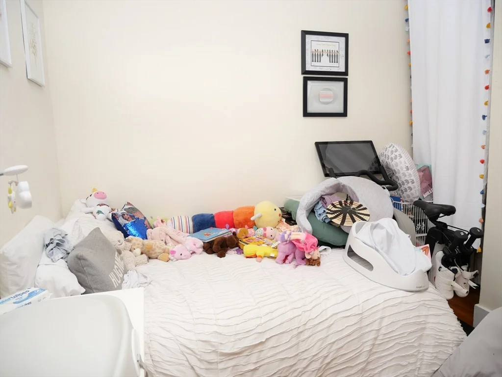 2 bed, 1 bath apartment for rent at 1390 Beacon Unit 11, Coolidge Corner — photo 8 of 10