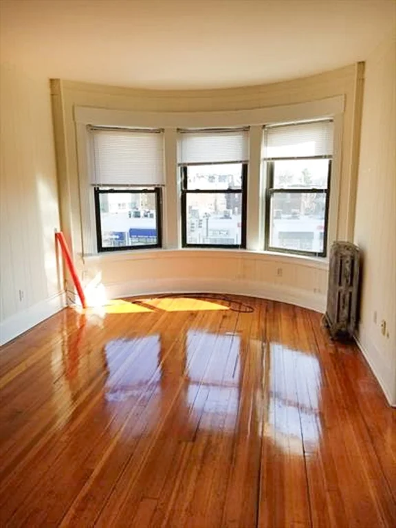 2 bed, 1 bath apartment for rent at 1390 Beacon Unit 5, Coolidge Corner — photo 1 of 9