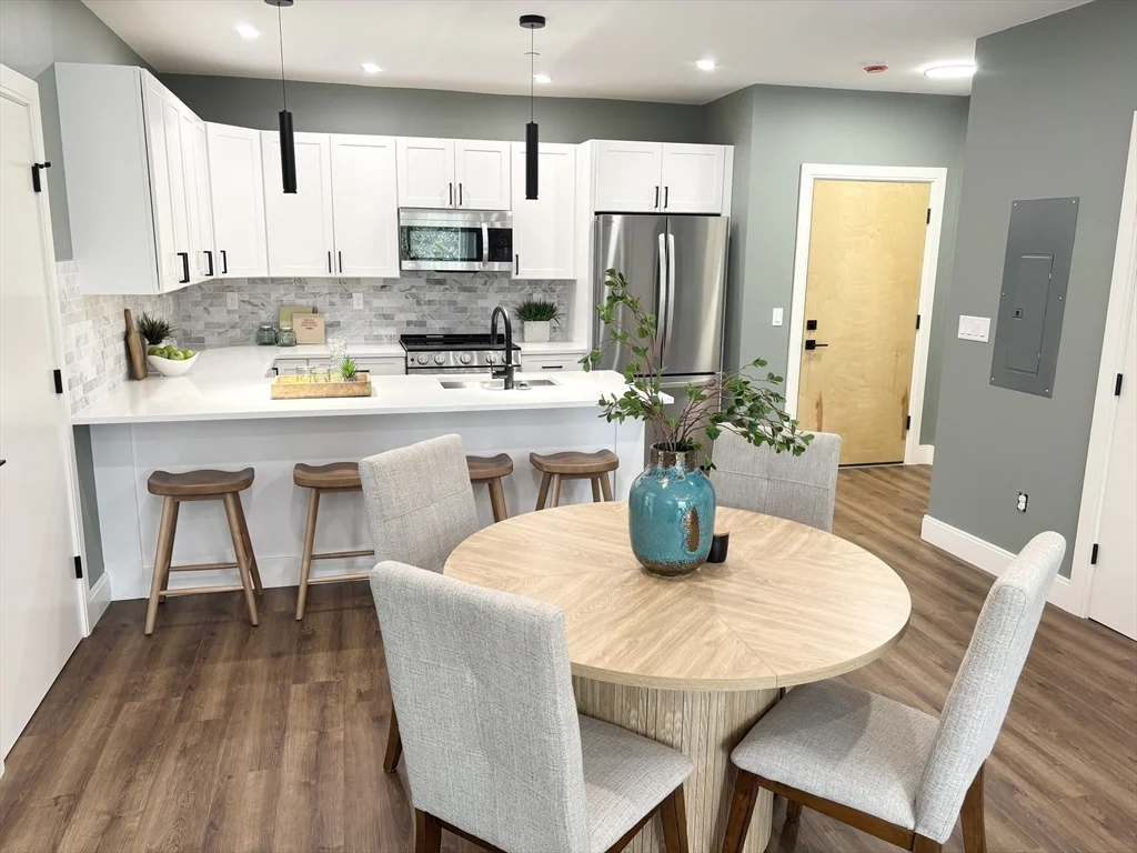 2 bed, 2 bath apartment for rent at 1391 Main St Unit 202, Walpole — photo 10 of 34
