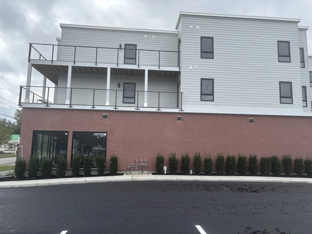 2 bed, 2 bath apartment for rent at 1391 Main St Unit 202, Walpole — photo 33 of 34