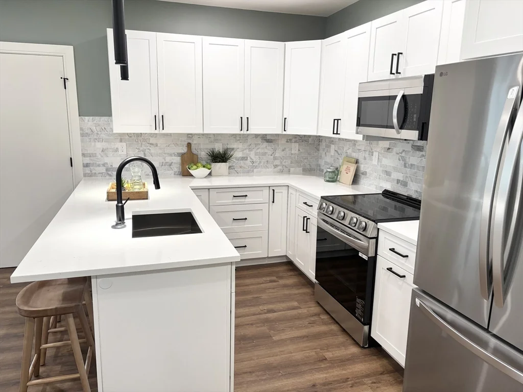 2 bed, 2 bath apartment for rent at 1391 Main St Unit 203, Walpole — photo 6 of 28