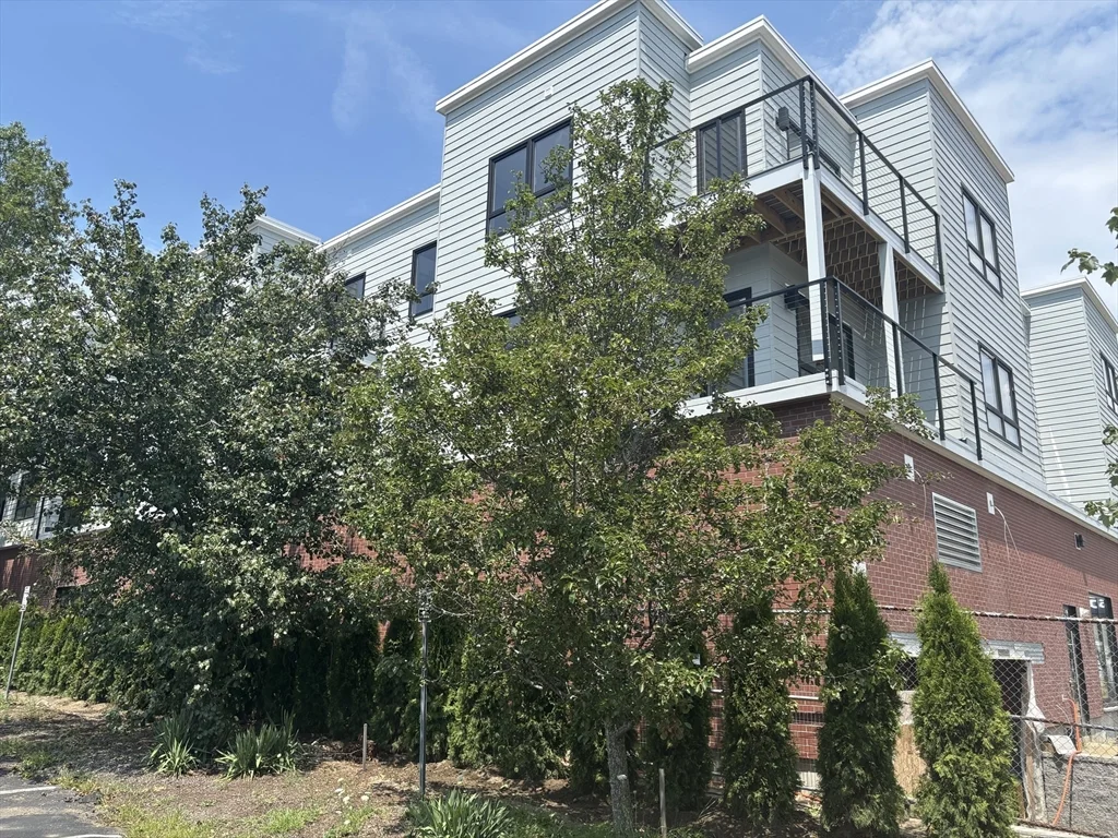 2 bed, 2 bath apartment for rent at 1391 Main St Unit 205, Walpole — photo 2 of 33
